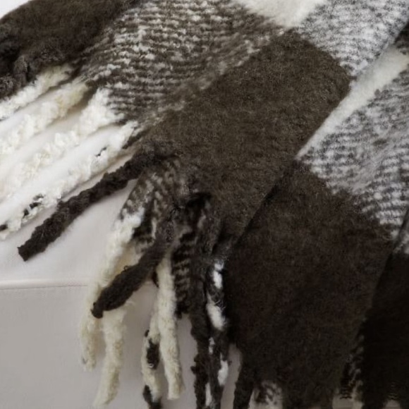 Pottery Barn Buffalo Check Faux Mohair Throws - Picture 2 of 4